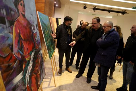 İ­ş­g­a­l­ ­a­l­t­ı­n­d­a­k­i­ ­B­a­t­ı­ ­Ş­e­r­i­a­­d­a­,­ ­s­a­v­a­ş­ı­n­ ­g­ö­l­g­e­s­i­n­d­e­ ­­G­a­z­z­e­­d­e­n­ ­1­0­0­ ­t­a­b­l­o­­ ­s­e­r­g­i­s­i­ ­d­ü­z­e­n­l­e­n­d­i­